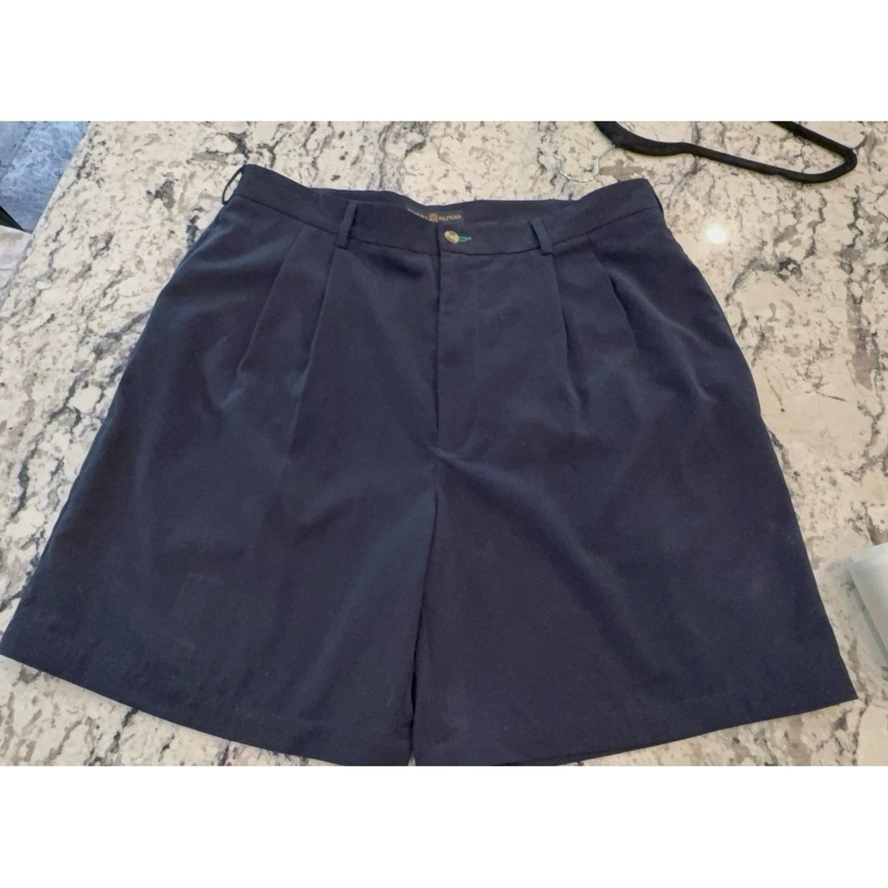 NWOT men's size 38 navy blue Tommy Hilfiger golf shorts. Feel so nice.